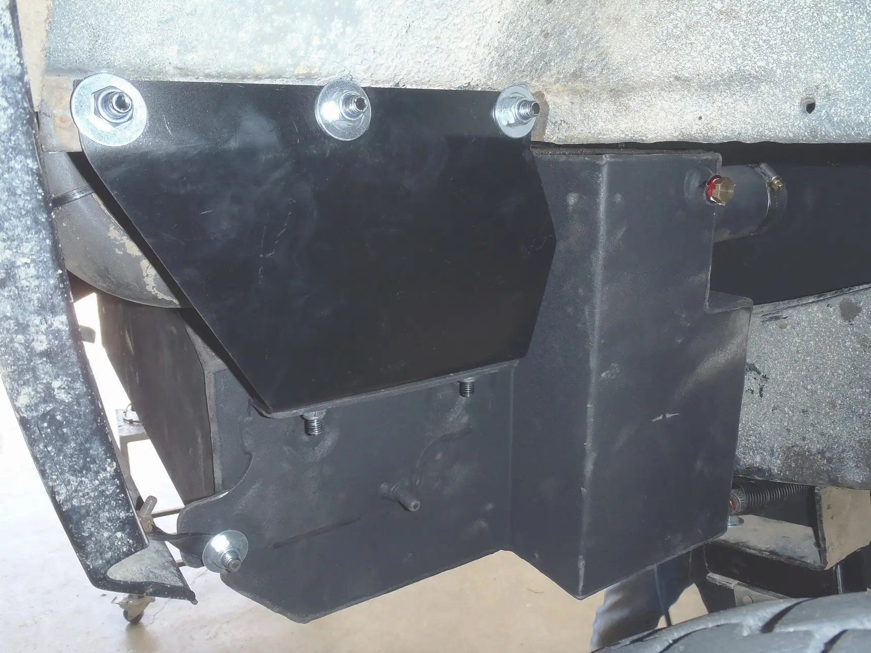 LDR1_FRONT BRACKET VIEW