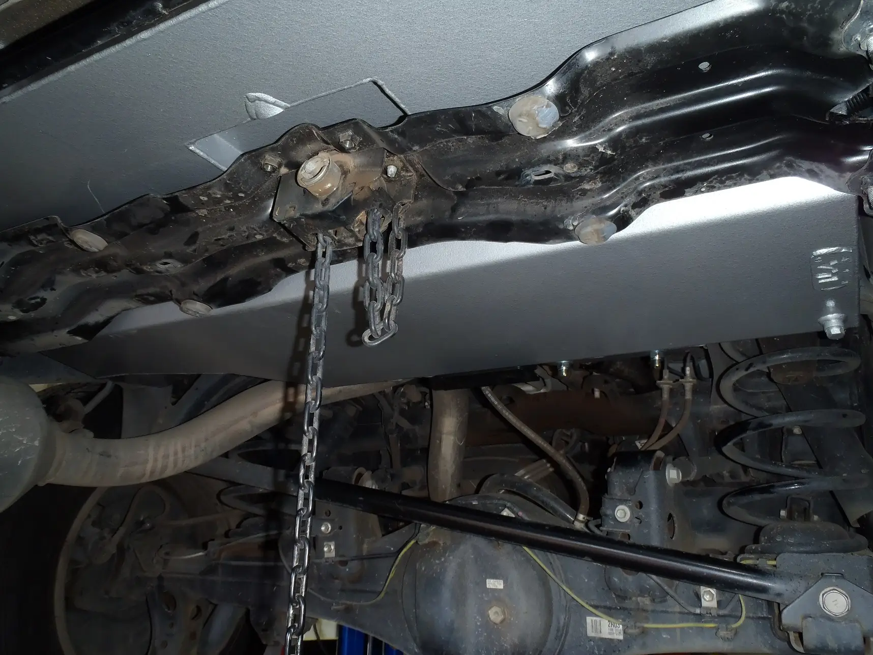 TLC200SA_UNDERSIDE WITH WHEEL CARRIER