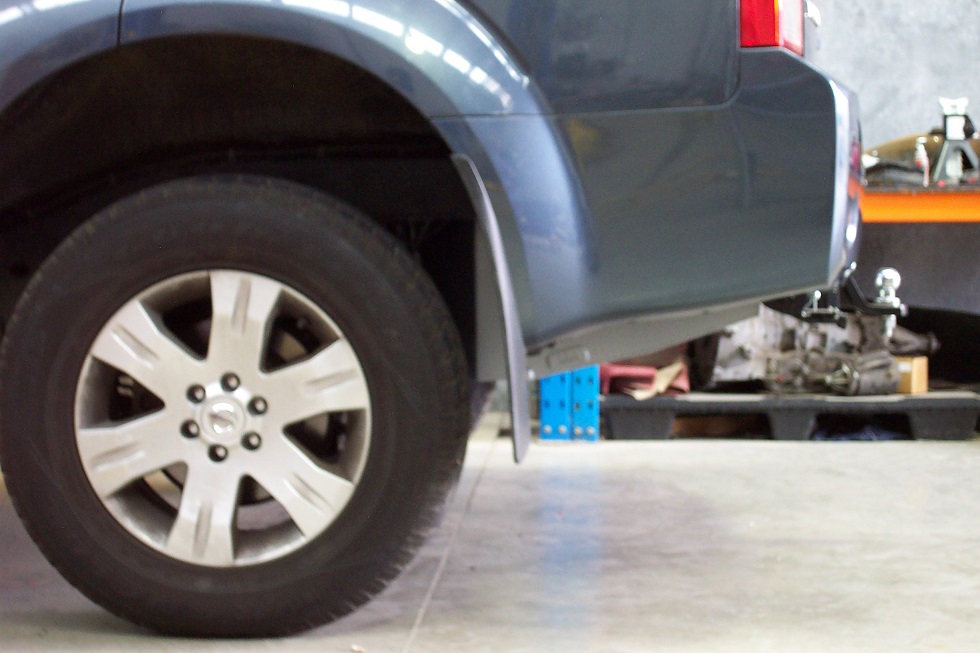 Nissan Pathfinder R51 120L Auxiliary