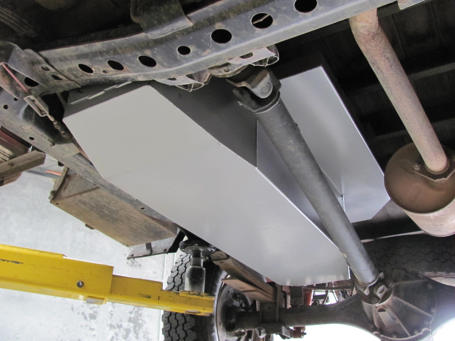 Nissan Long Range Fuel Tanks